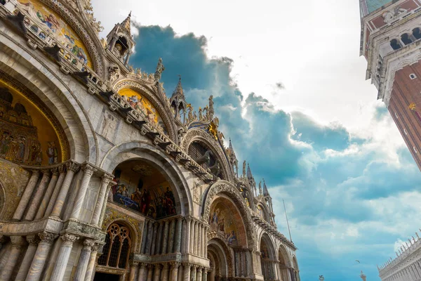 Basilica San Marco Onder Interessant Wolken Venetië Italië Stockfoto