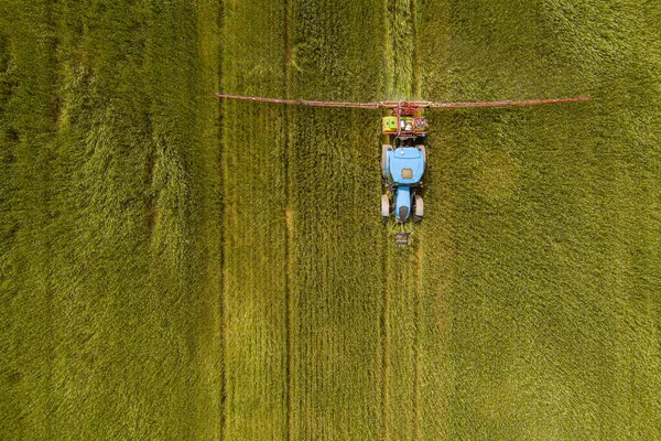 Aerial View Tractor Spraying Agricultural Fields Spraying Herbicides Field — Stock Photo, Image