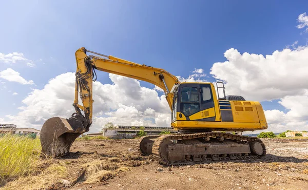 Crawler Excavator Front View Digging Demolition Site — Stock Photo, Image