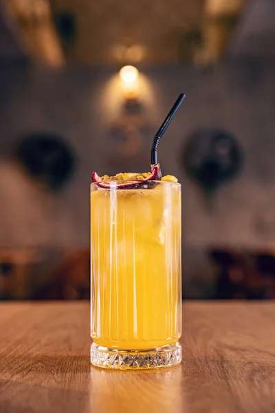 Bebida Verão Saudável Com Maracujá Mesa Bar — Fotografia de Stock