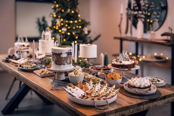 Kerst Dessert Tafel Met Zoetigheden Vakantie Decoraties Stockfoto
