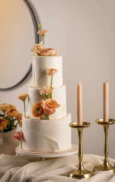 복숭아 결혼식을위한 우아한 스타일의 케이크 — 스톡 사진