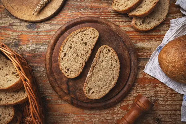 Traditionele Tarwe Vers Rustiek Gebakken Brood Plakjes — Stockfoto