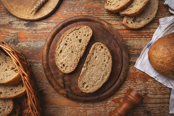 Традиційна Пшениця Свіжоспечений Сільський Хліб Скибочки Стокове Зображення