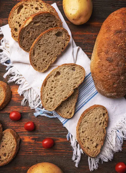 Artisan Gesneden Toast Brood Rustieke Achtergrond Bovenaanzicht — Stockfoto