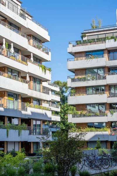 Nuevas Casas Apartamentos Con Fachadas Hormigón Gris Vistas Berlín Alemania — Foto de Stock