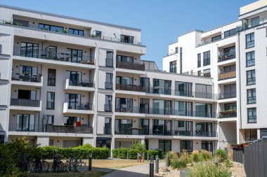 Berlin, Almanya 'da bir kalkınma bölgesinde yeni apartmanlar