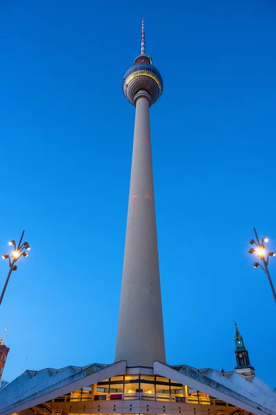 Διάσημος Τηλεοπτικός Πύργος Του Βερολίνου Την Αυγή — Φωτογραφία Αρχείου