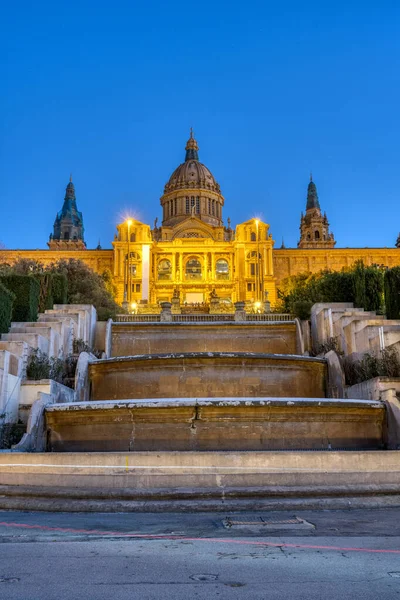 Der Nationalpalast Auf Dem Montjuic Barcelona Der Dämmerung Erleuchtet — Stockfoto