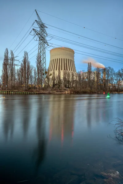 Een Elektriciteitscentrale Berlijn Schemering Met Rivier Spree — Stockfoto