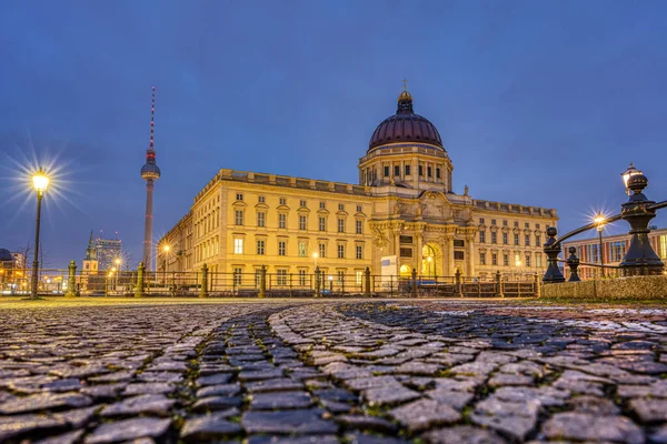 Berlin City Palace Natten Fotograferad Från Låg Vinkel — Stockfoto