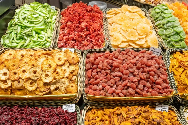 Duży Wybór Suszonych Owoców Sprzedaż Targu Boqueria Barcelonie — Zdjęcie stockowe