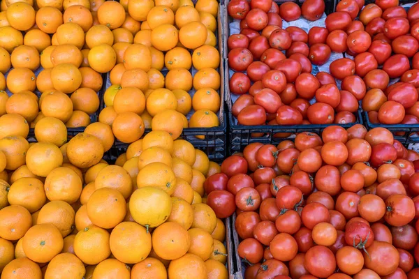 Sinaasappelen Tomaten Koop Een Markt — Stockfoto