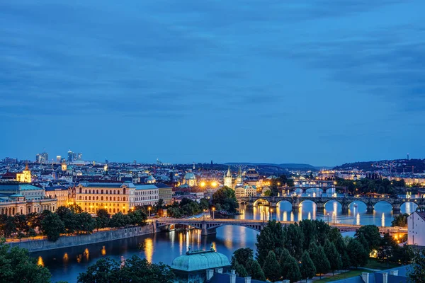 Vista Praga Con Los Puentes Sobre Río Moldava Atardecer — Foto de Stock