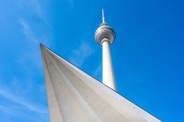 Berlin 'deki ünlü televizyon kulesi.