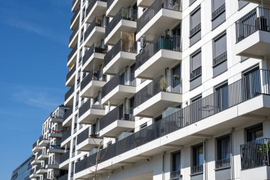 Modern beyaz apartman Berlin, Almanya 'da görüldü