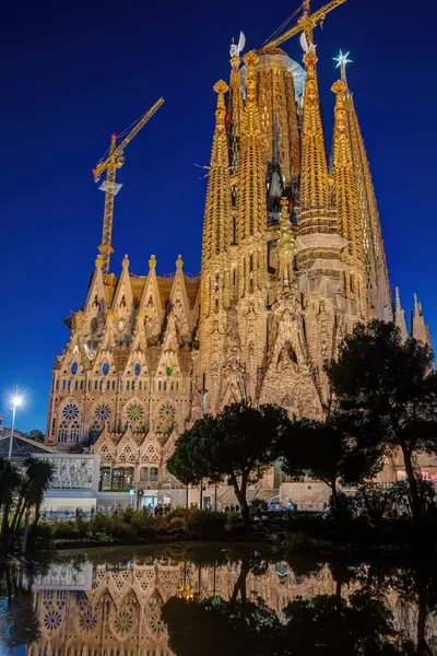 Barcelona 'daki ünlü Sagrada Familia.