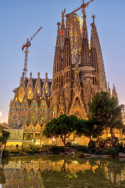Barcelona 'daki ünlü Sagrada Familia.