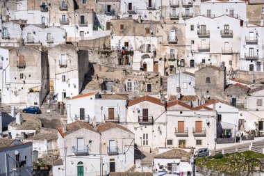 Monte Sant Angelo 'nun Puglia bölgesindeki Gargano dağlarındaki eski evleri.