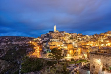 İtalya 'nın güneyinde gece Gravina ile Matera