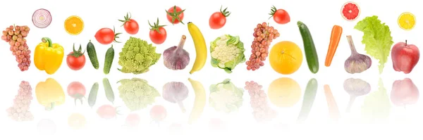 Zdrowe Owoce Warzywa Odbiciem Światła Białym Tle — Zdjęcie stockowe