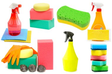 Banyo ve mutfak için deterjan seti beyaz arka planda izole edilmiş..