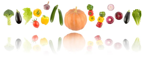 Padající Barevné Zeleniny Ovoce Světelným Odrazem Izolované Bílém Pozadí — Stock fotografie