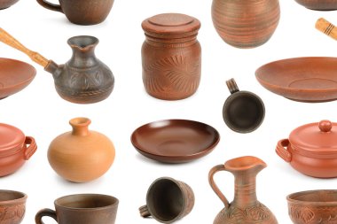 Beyaz arka planda izole edilmiş güzel toprak eşyalar ve seramik kaplar koleksiyonu. Kusursuz desen.