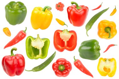 Beyaz arkaplanda izole edilmiş çeşitli renkli biberler koleksiyonu.