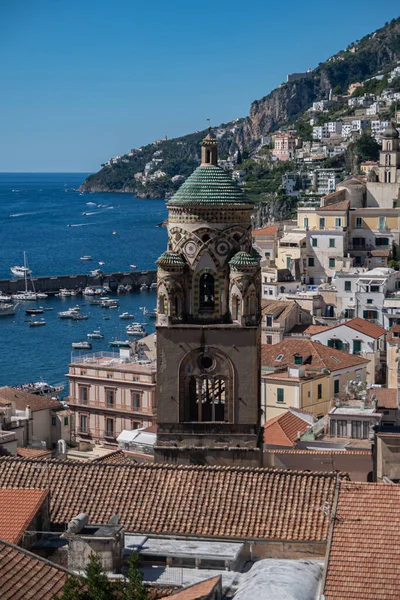 Hermosa Vista Costa Amalfi Balneario Verano Italiano Orillas Del Mar — Foto de Stock