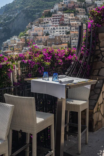 Cozy Table Cafe White Tablecloth Beautiful View City Positano Italy — Stock Photo, Image