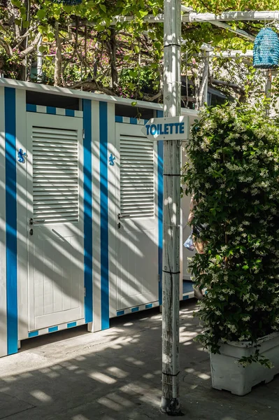 Vestiaires Rayures Bleues Blanches Toilettes Sur Plage Positano Italie — Photo