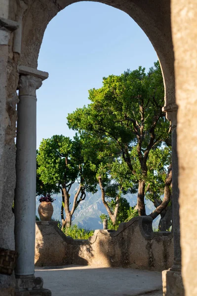Тень Уютный Исторический Сад Виллы Чимброне Деревне Равелло Юге Италии — стоковое фото