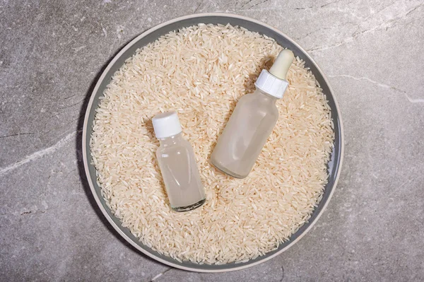 Zelfgemaakte Verzorging Cosmetica Van Rijst Water Voor Gezicht Haar Eco — Stockfoto