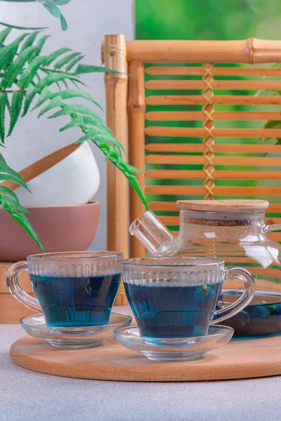 泰国蓝茶 天然抗抑郁剂 安抚和规范涅盘系统 草药和天然产品的力量 生态消费 与自然和谐相处 图库图片