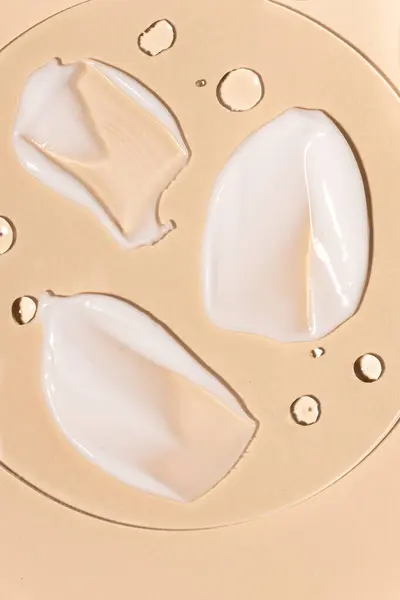 奶油的鼻涕 实验室研究 用肽对面霜进行保湿 最新的技术 肽配合物 皮肤青年 家庭现代护理 — 图库照片