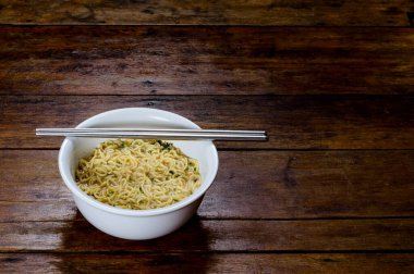 Yemeğim hazır şehriye.