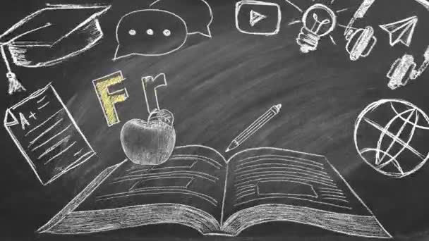 Iskolai Táblán Francia Szó Áll Mellette Van Egy Nyitott Könyv — Stock videók