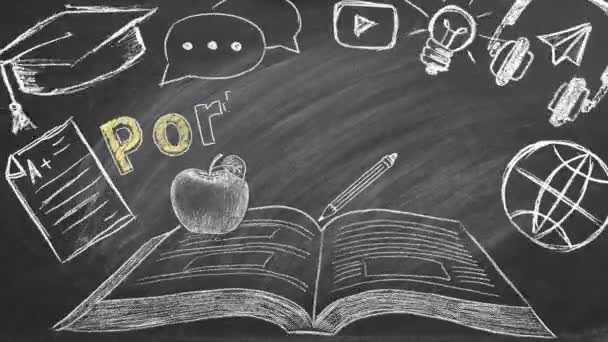 Okulun Yazı Tahtasına Portekizce Yazılmış Yanında Açık Bir Kitap Var — Stok video