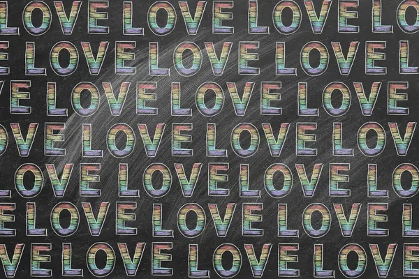 彩虹色彩的爱这个词在黑板上的重复图案 Lgbt Lgbtqia权利和两性平等概念 图库图片