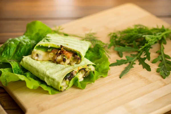 Pan Verde Pita Vegetariana Caliente Con Setas Diferentes Verduras Con —  Fotos de Stock
