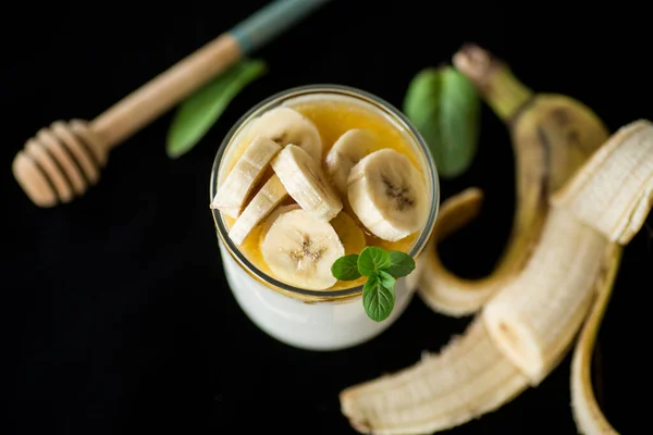 Yogur Casero Dulce Con Plátanos Miel Vaso — Foto de Stock