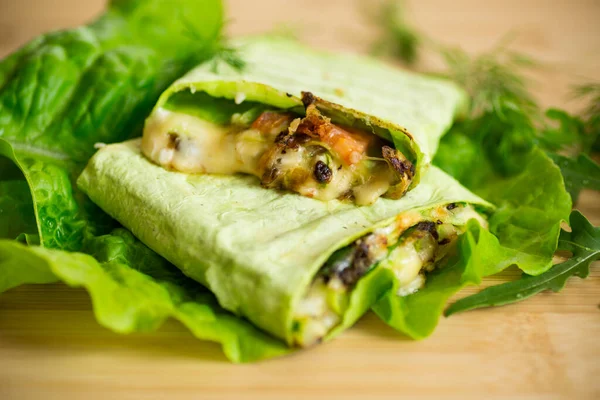 Green Hot Vegetarian Pita Bread Mushrooms Different Vegetables Lettuce Leaves — Stock Photo, Image