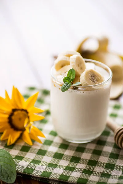 Iogurte Caseiro Doce Com Bananas Mel Copo — Fotografia de Stock