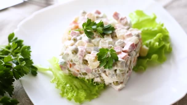 Salade Légumes Aux Légumes Bouillis Garnie Mayonnaise Clip Vidéo