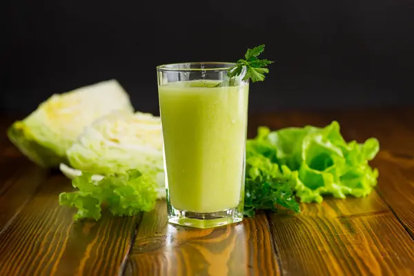 Vegetarian Smoothie Made Green Vegetables Cabbage Lettuce Greens — Stock Photo, Image