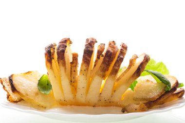 Domuz yağı ve kabuklu mis kokulu köy patatesleri..