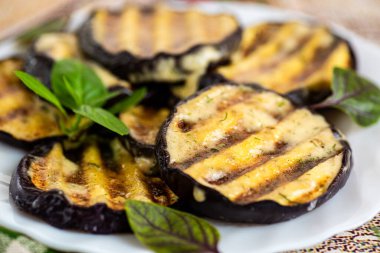 Yaz patlıcan ve zeytinyağı karışımı..