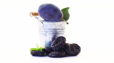 Lezzetli egzotik erikler ve taze kuru erik makro shot..