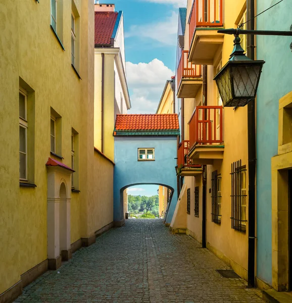 波兰华沙旧城狭窄的街道 — 图库照片